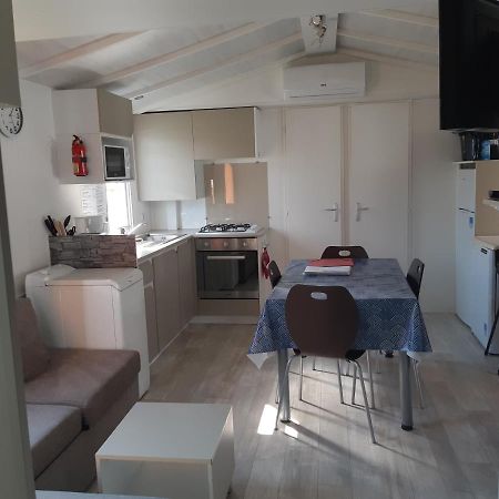 Les Mobiles Homes De La Palmyre Les Mathes Buitenkant foto