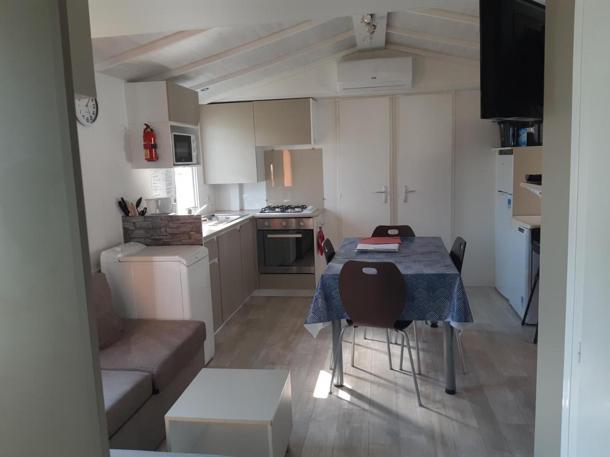 Les Mobiles Homes De La Palmyre Les Mathes Buitenkant foto
